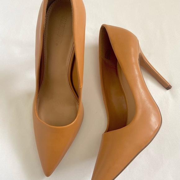 Size 10 tan 4 inch point toe heels - Picture 5 of 7